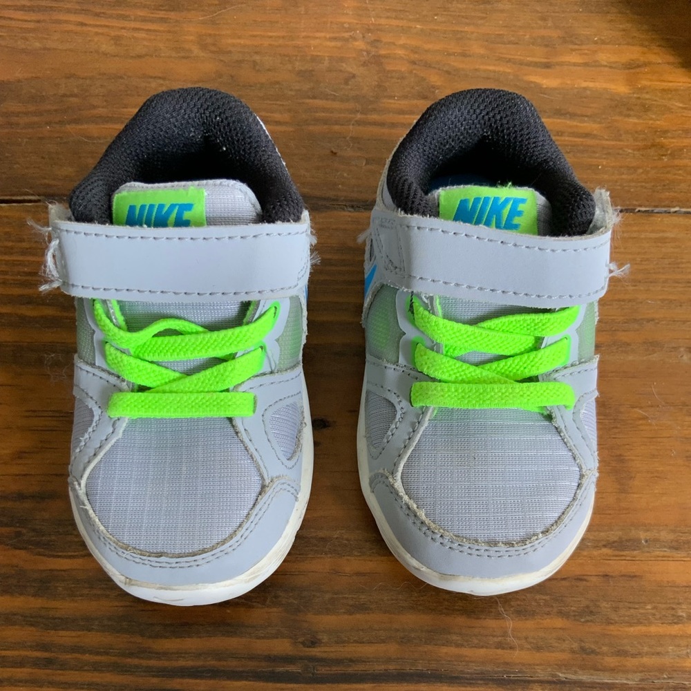 Nike boys 5C shoe